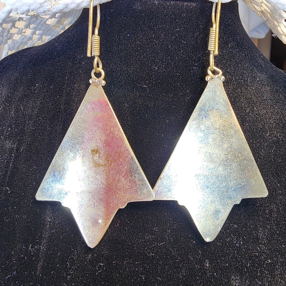 Tibetan triangle-shaped dangle earrings - Picture 9 of 9